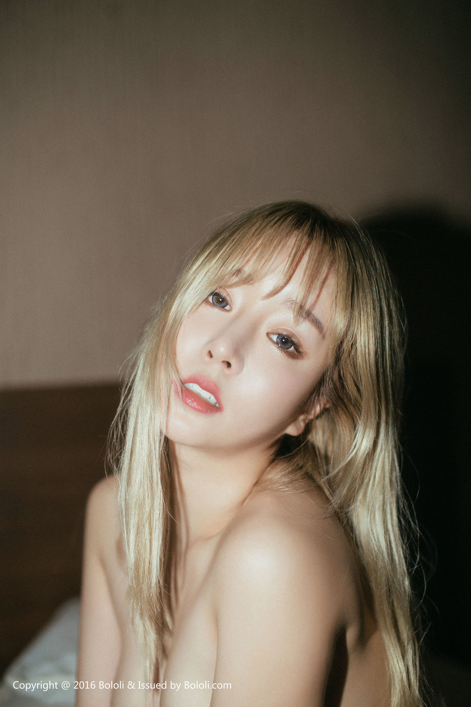 清纯美女王语纯女子寝室黑丝诱惑