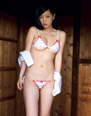 日本女神佐佐木心音圆硕美胸翘臀撩人写真照