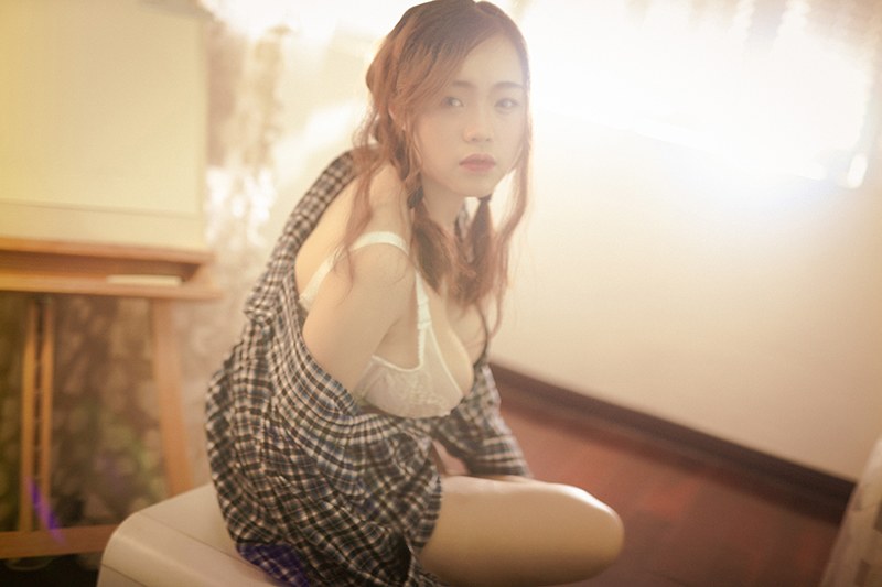 俏皮米爱美术教室大胆露乳写真