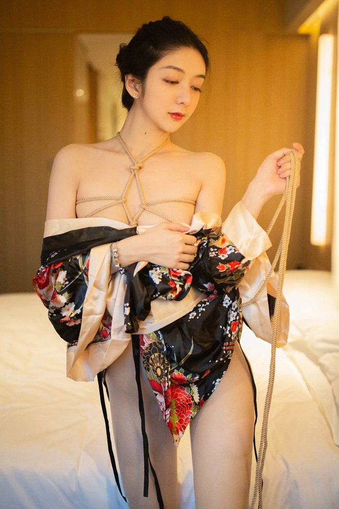 性感娇妻和服捆绑令人醉迷