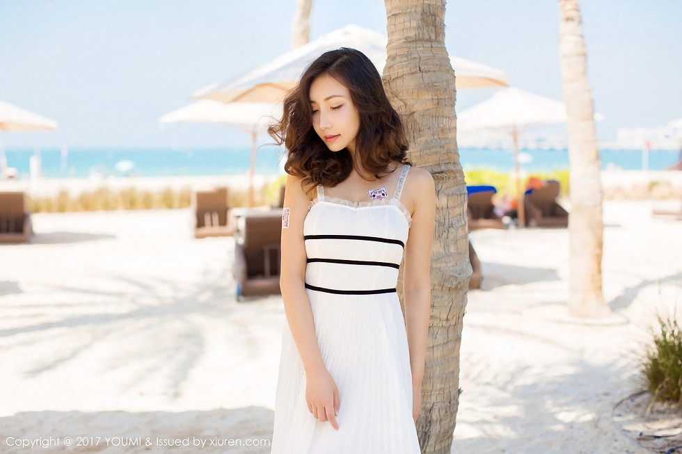 女神Yumi-尤美迪拜旅拍白色比基尼秀完美身材