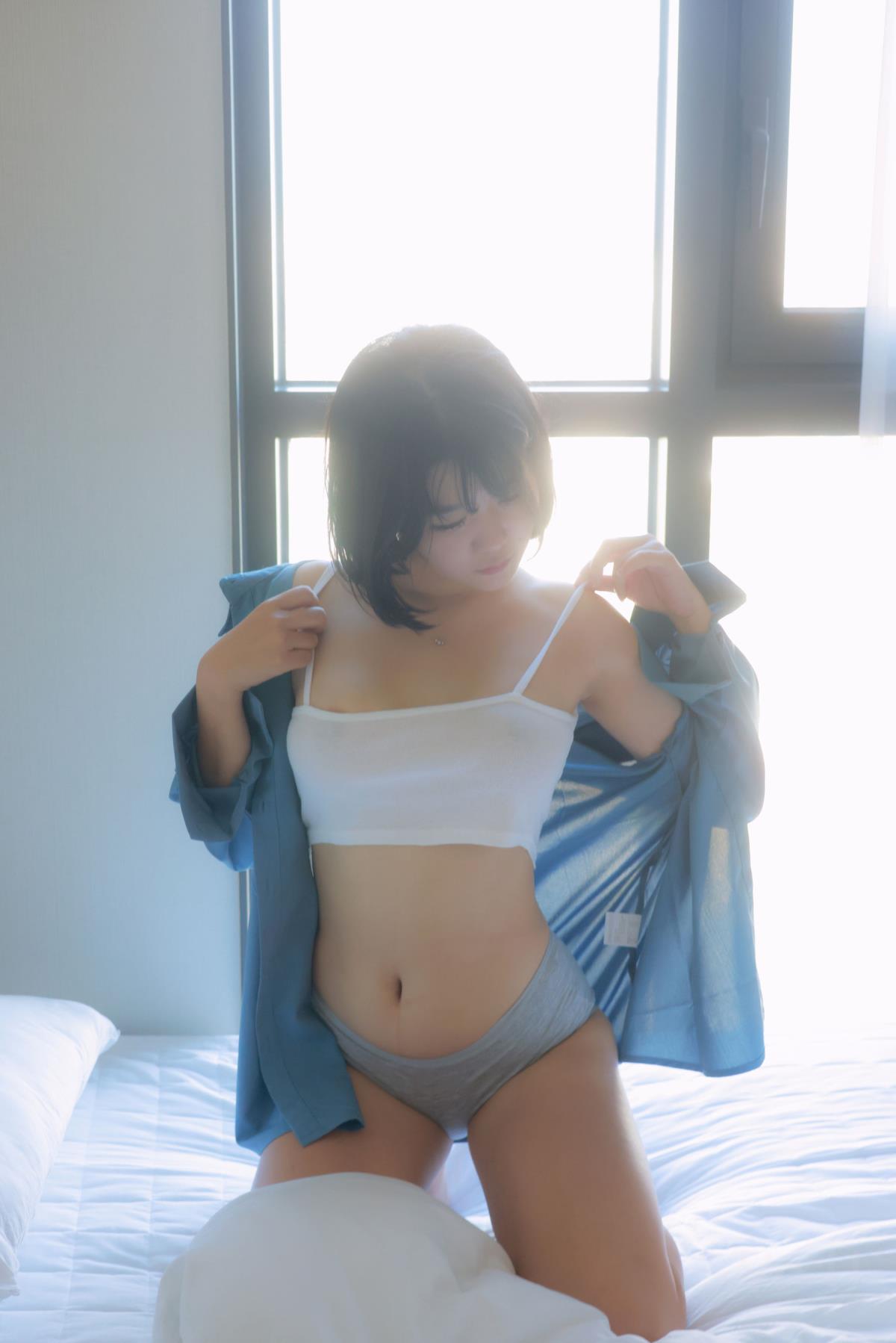 短发少女私房写真