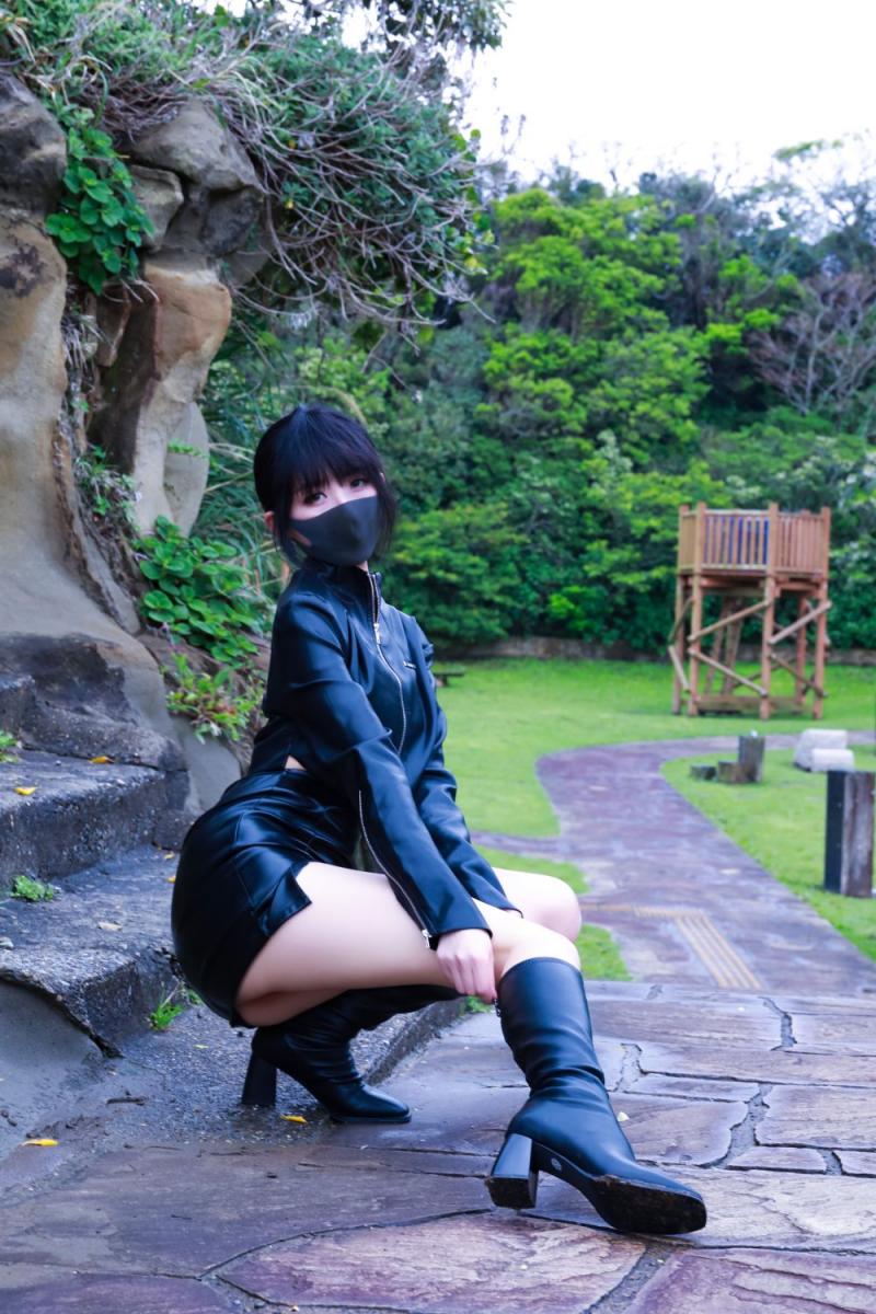 户外皮衣极品鲜嫩的妹子