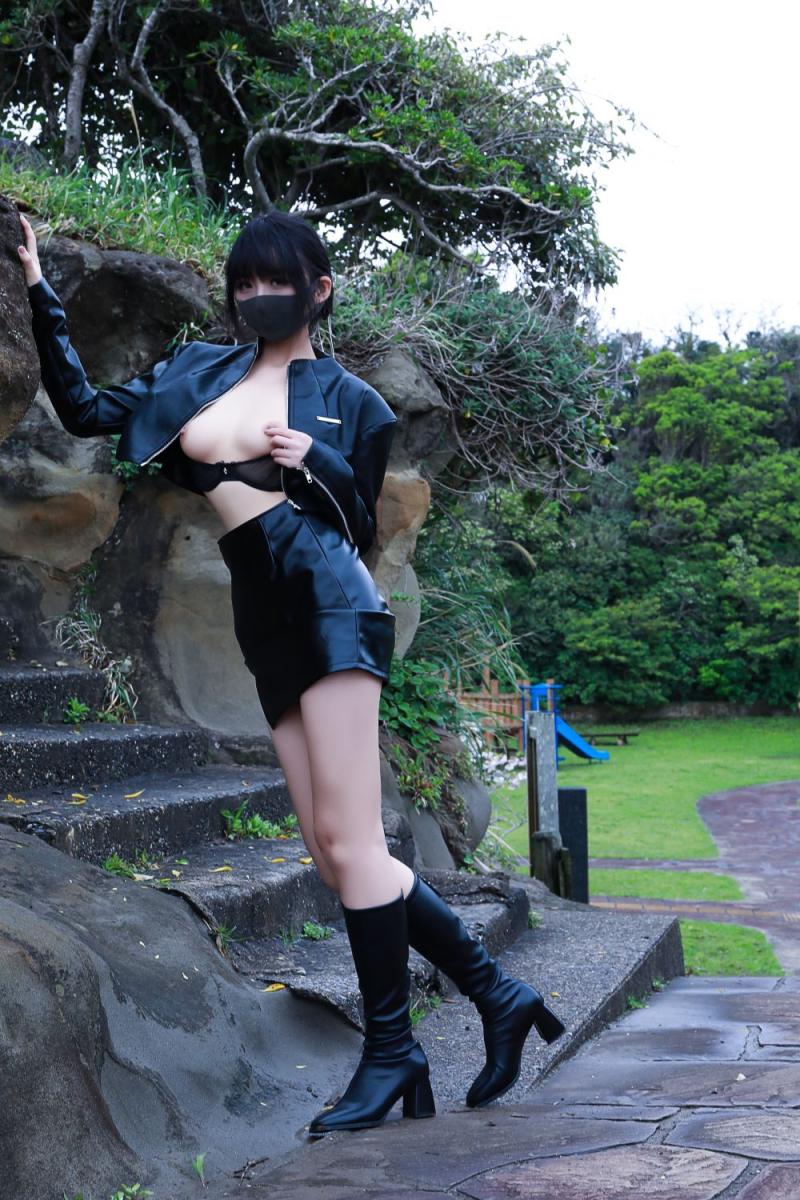 户外皮衣极品鲜嫩的妹子